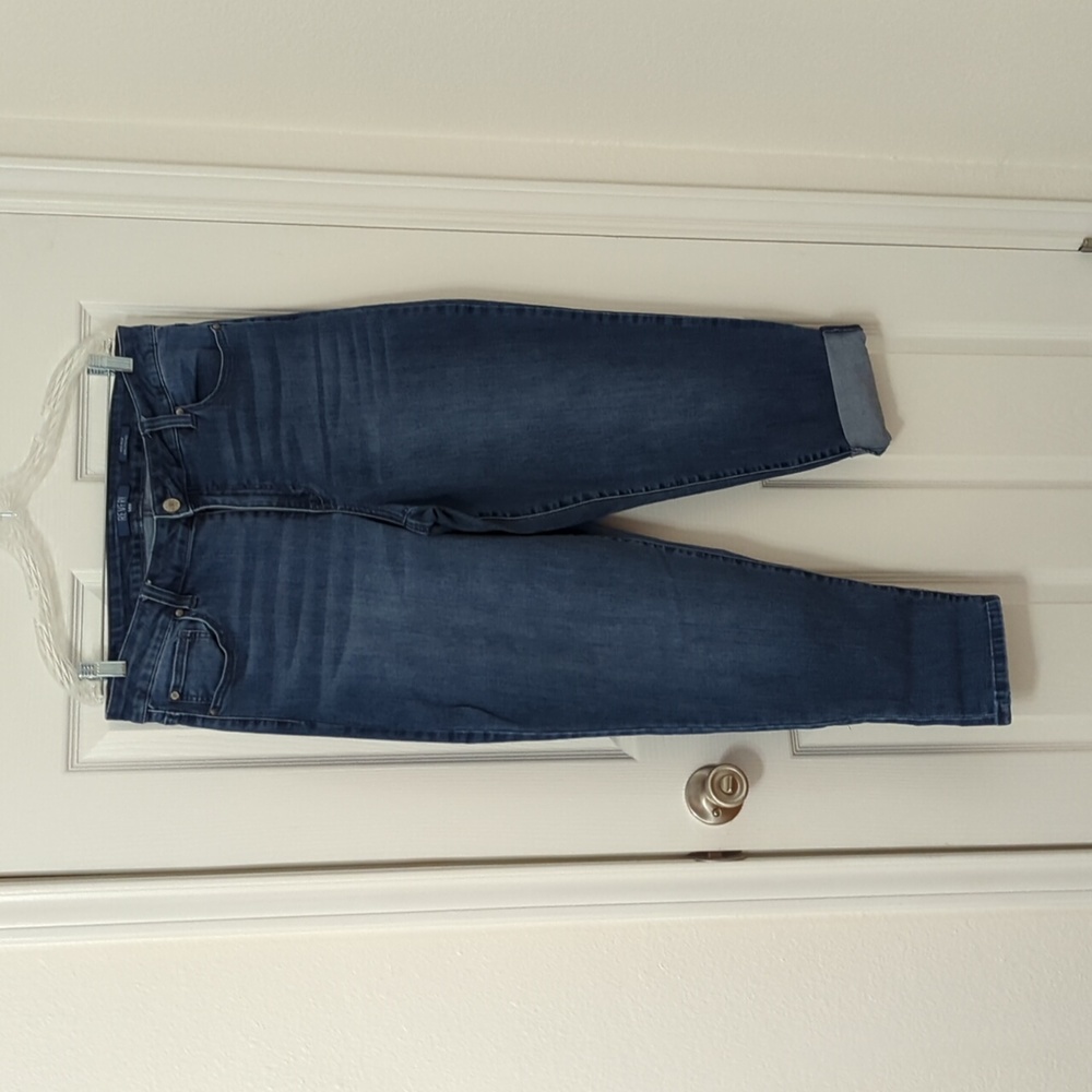 Revery Mid Rise Girlfriend Jean Size 14